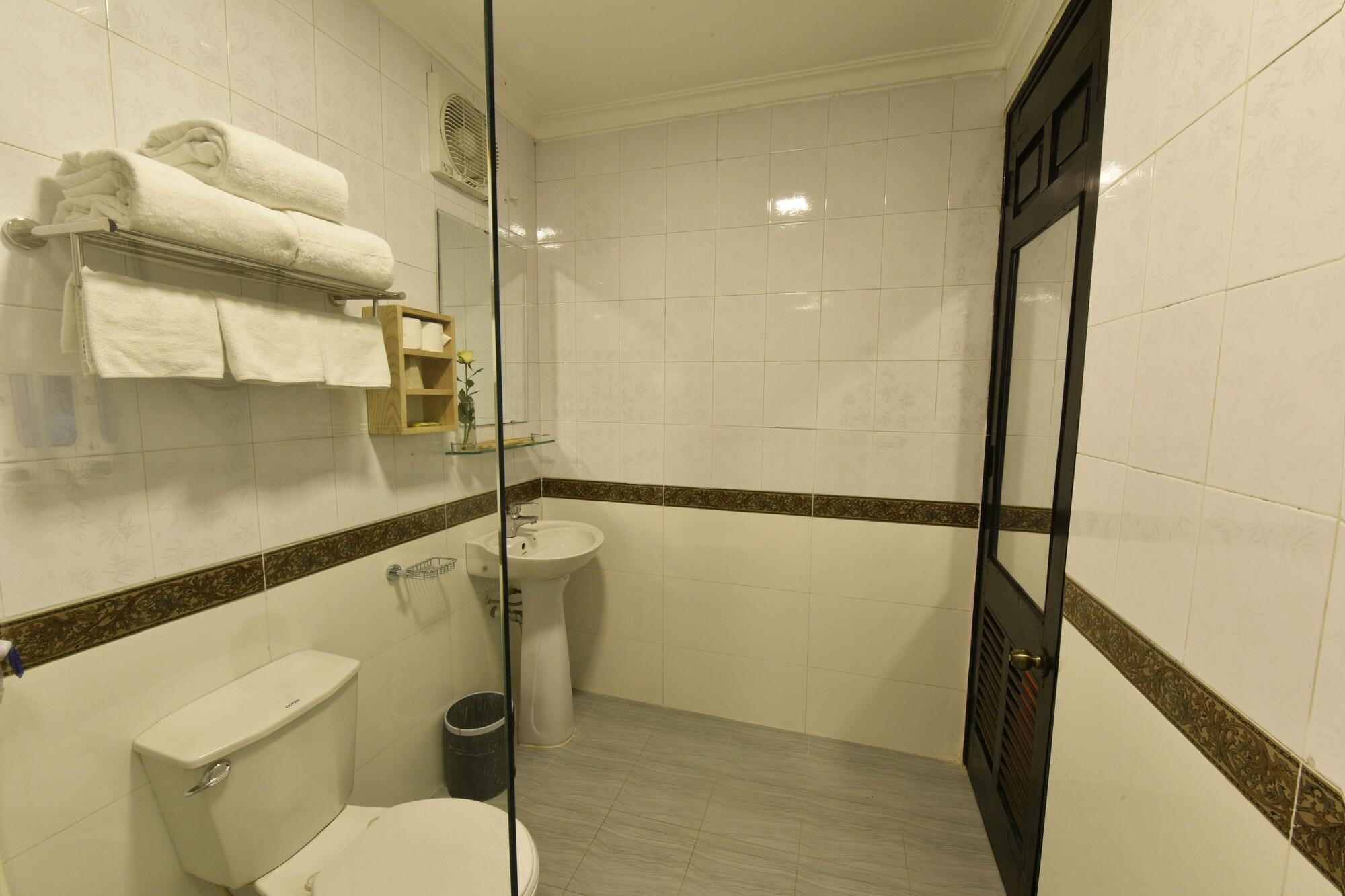 Ha Noi Cue Hub Hotel Hanoi Exterior photo